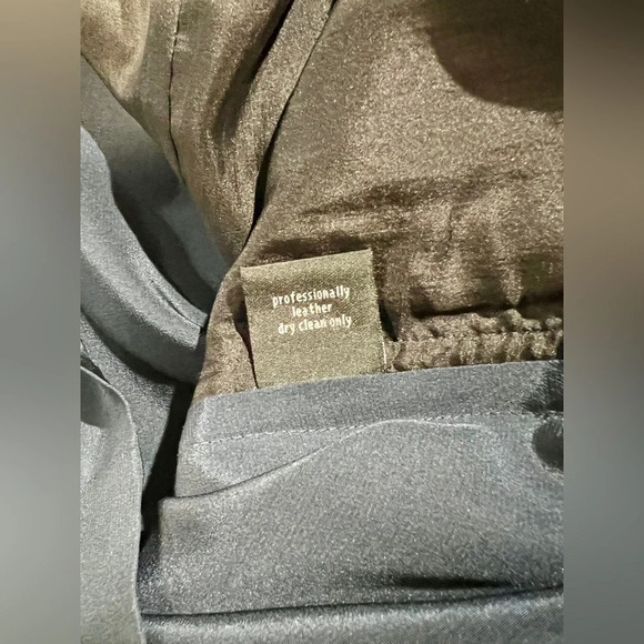 RAOUL Navy blue silk and leather panel top size XS. - Picture 9 of 12